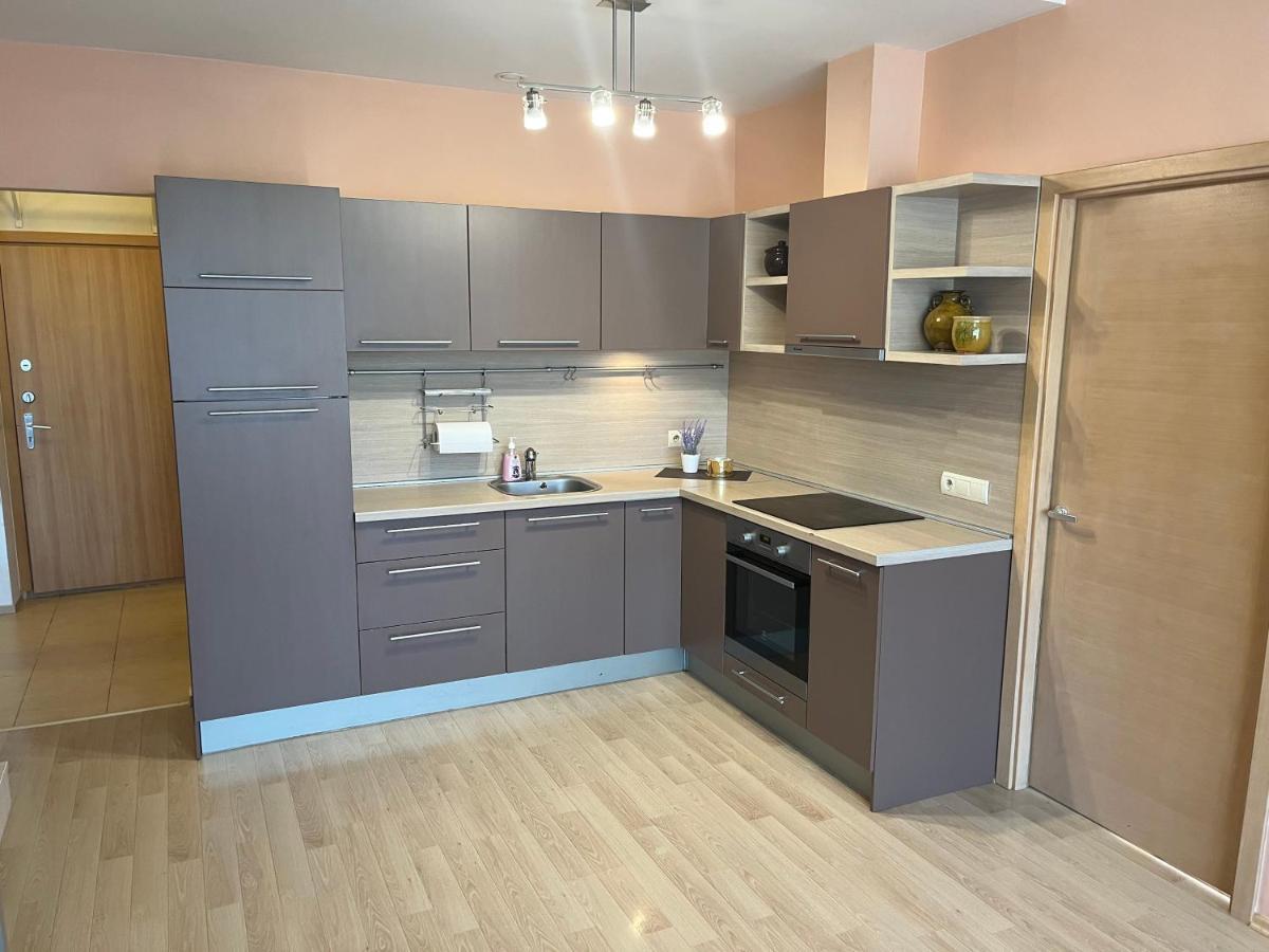 Lovely Apartments In Imanta With Free Parking Riga Bagian luar foto