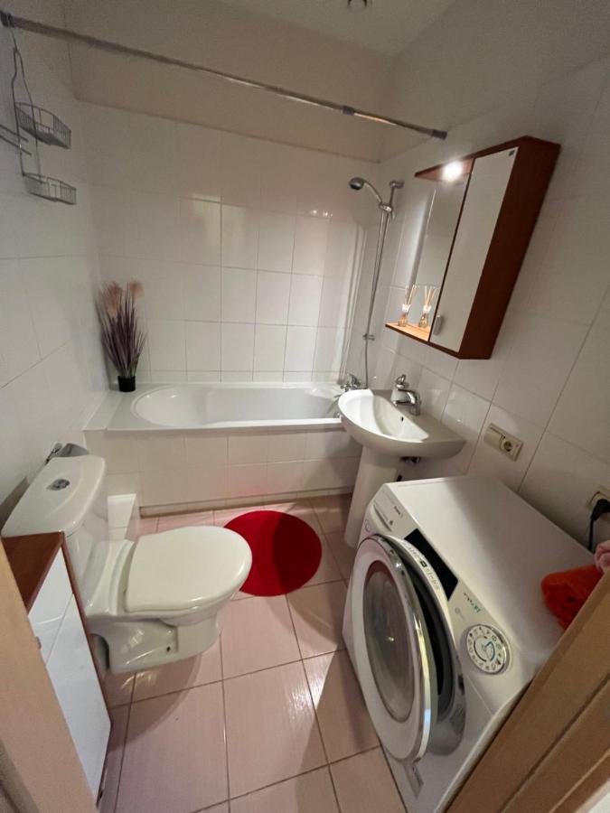 Lovely Apartments In Imanta With Free Parking Riga Bagian luar foto