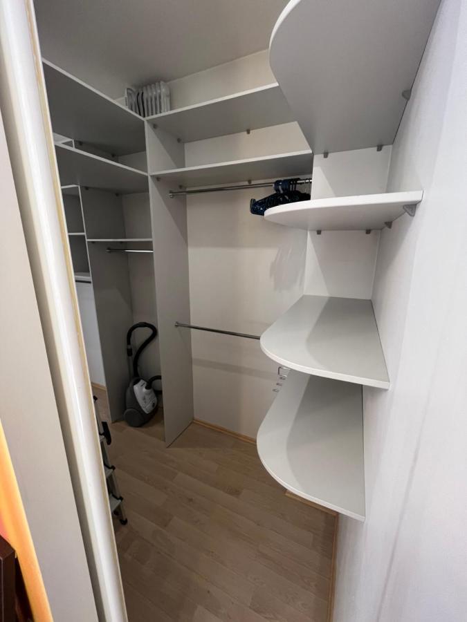 Lovely Apartments In Imanta With Free Parking Riga Bagian luar foto